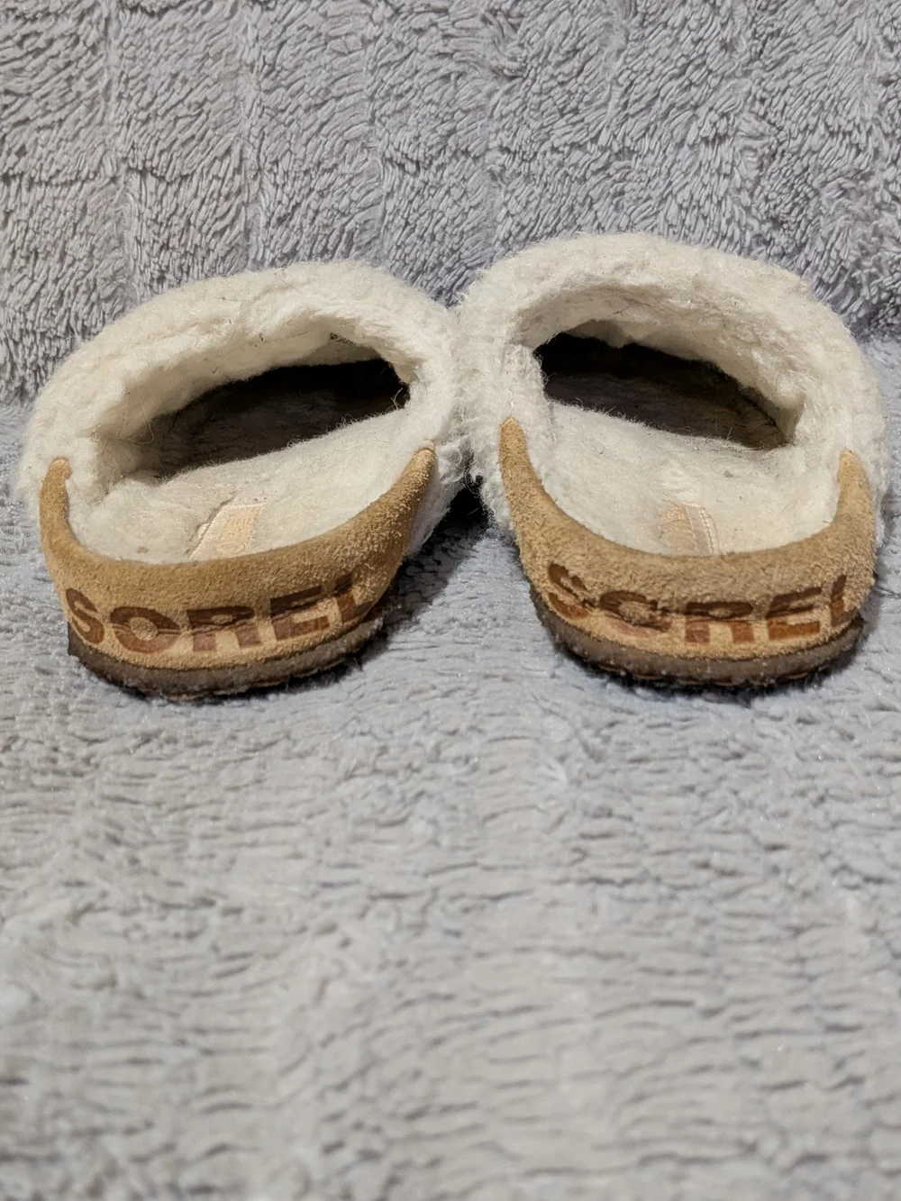 Sorel Suede Slip-On Slippers in Camel and Cream Kids Size 3